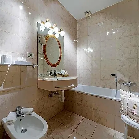 Adria Готель